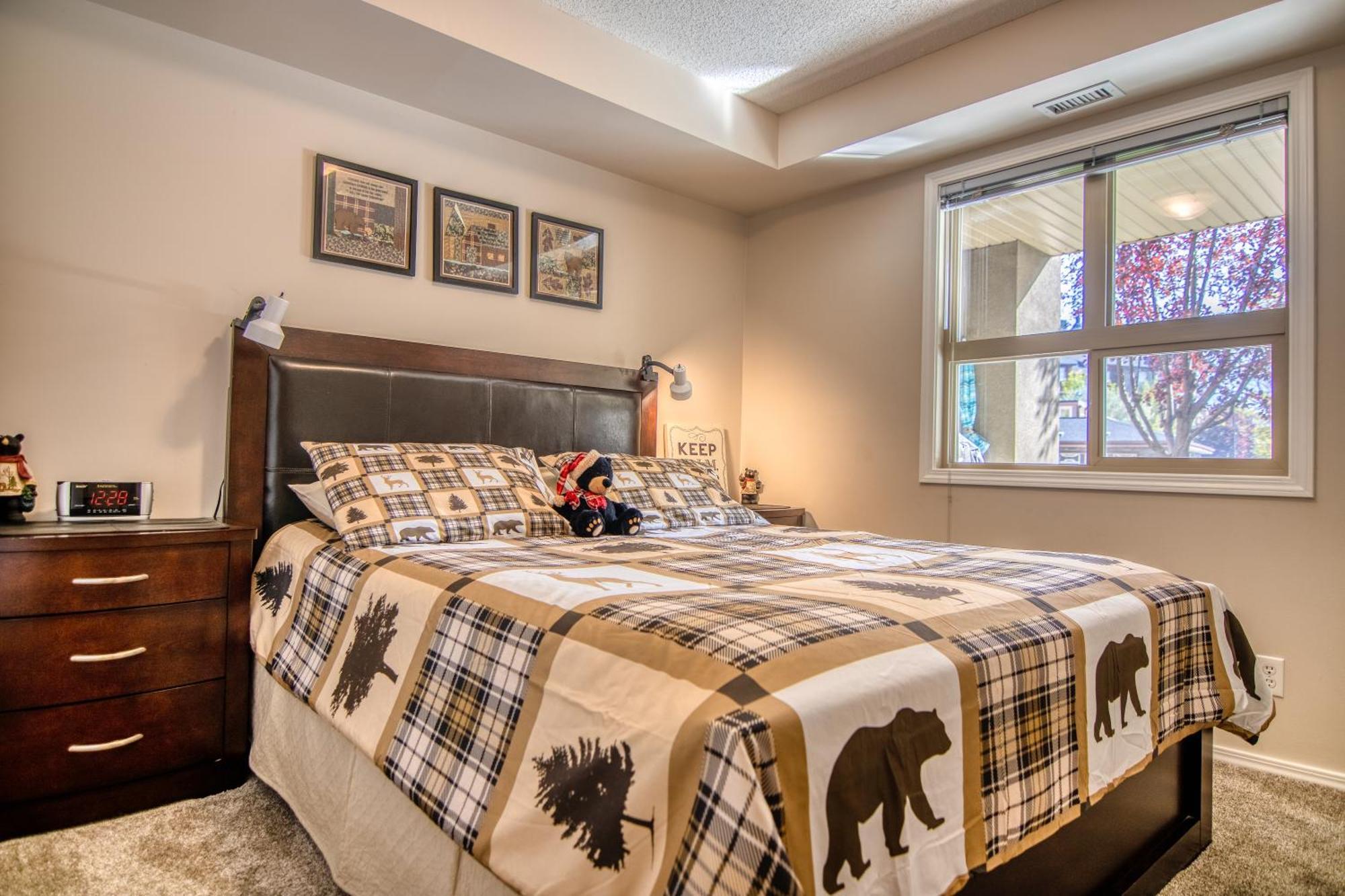 Mountain Getaway Condo - 5 Min Walk To The Beach! Invermere Exterior photo